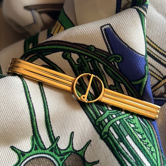 Dunhill D Logo Gold Tone  Metal Tie Clip Necktie Pin Bar Men Formal Jewelry Auth - Picture 1 of 15